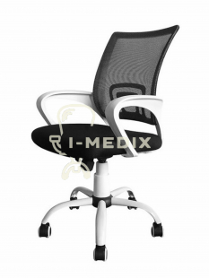 kreslo-s-setchatoy-ergonomichnoy-spinkoy